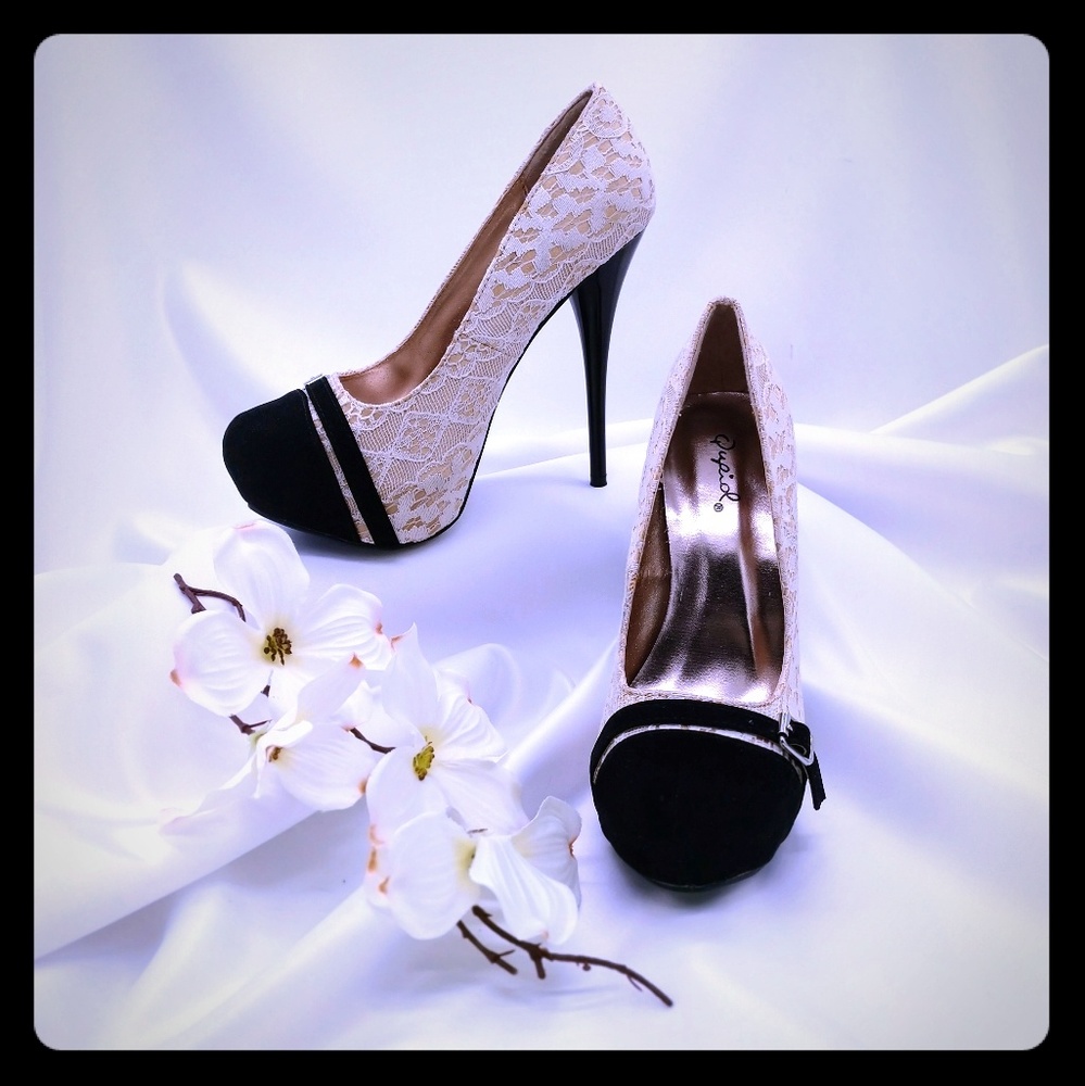 Qupid 5" Stilleto Black Ivory Lace Buckle Front